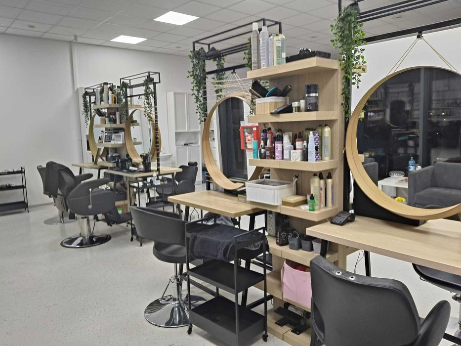 ZET Studio cauta colegi la salon