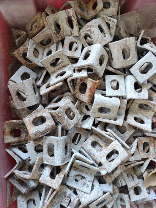 Щифтове и ъгли за кофраж