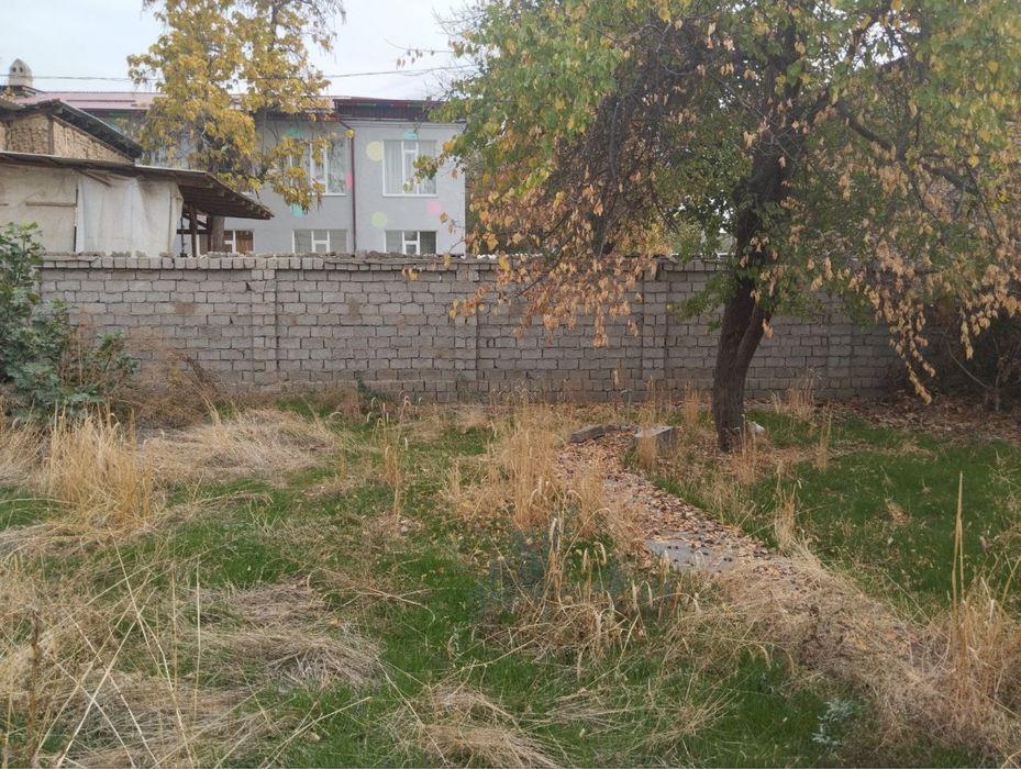 Yer sotiladi 3.2 sotix Samarqand Darvozada