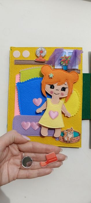 Кукла с домиком из фетра