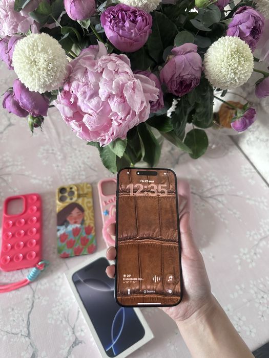 Продам Apple iPhone 16 Pro Max