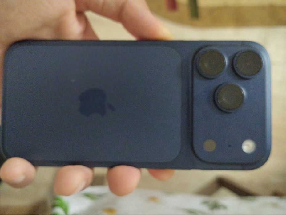 Продаю iPhone 17pro