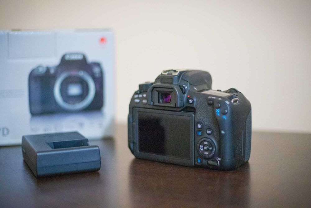 Dslr Canon 77D  - Canon 50 mm f/1.8 -Full Box