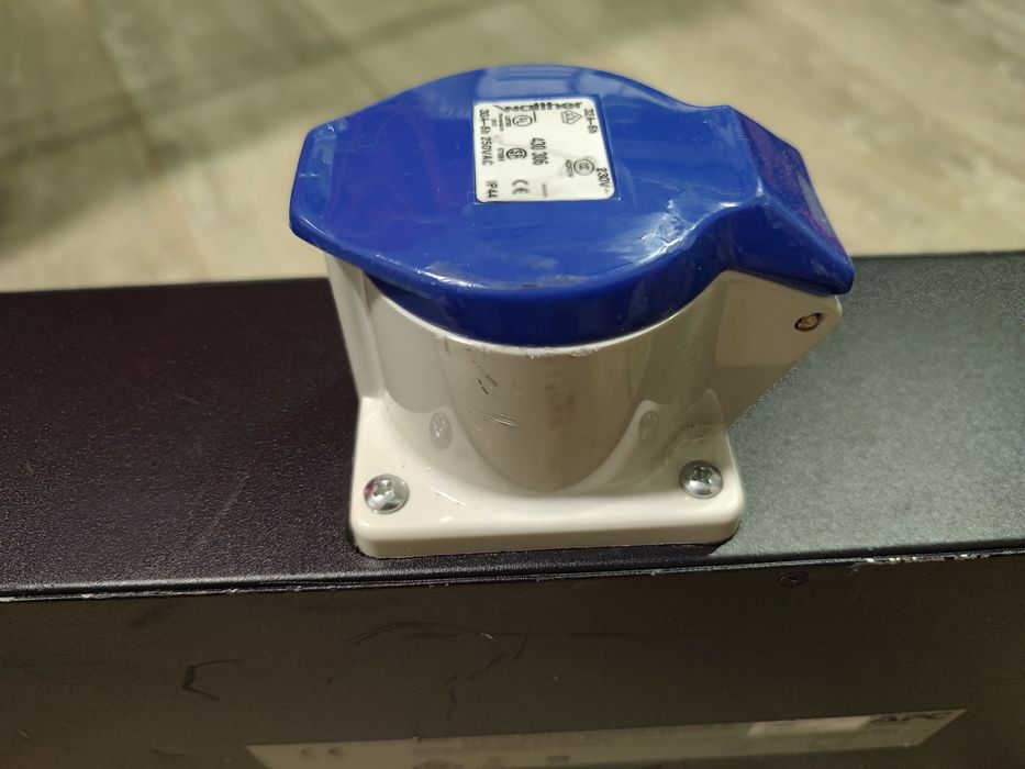 ATS Schneider APC model AP7725