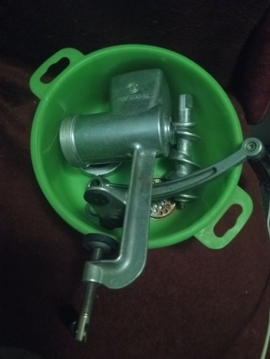 Продам мясорубку