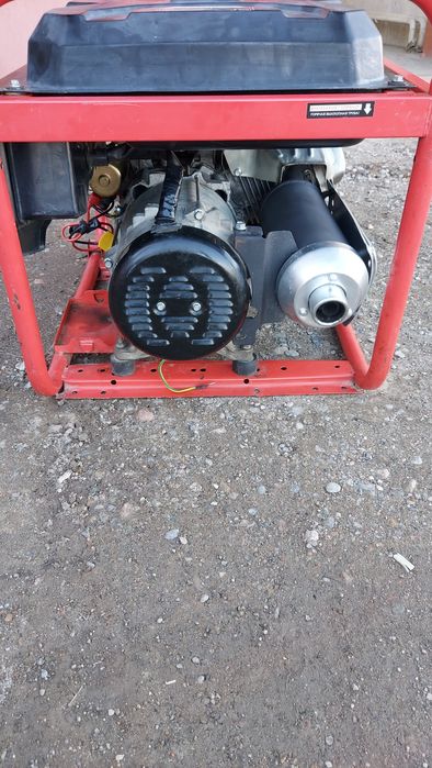 Бензогениратор 5 квт.