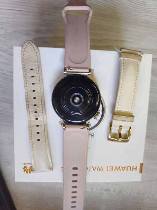 Ceas smart Huawei Watch GT 4, 42mm alb, în stare bună de funcționare.