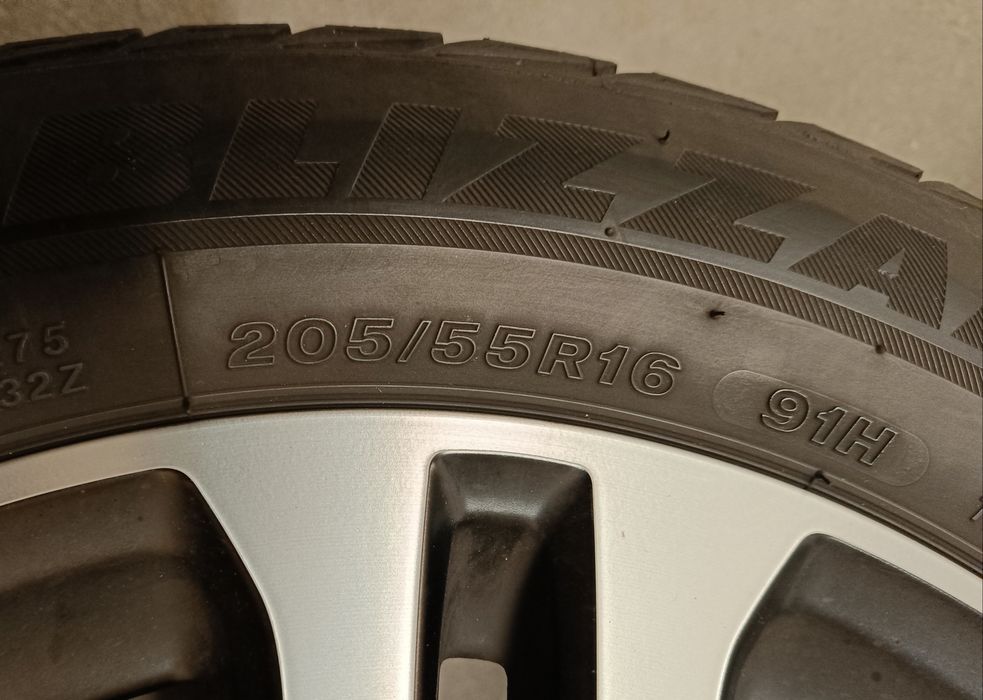 Оригинални джанти с гуми зимни 16 цола за Mercedes A..B..класа