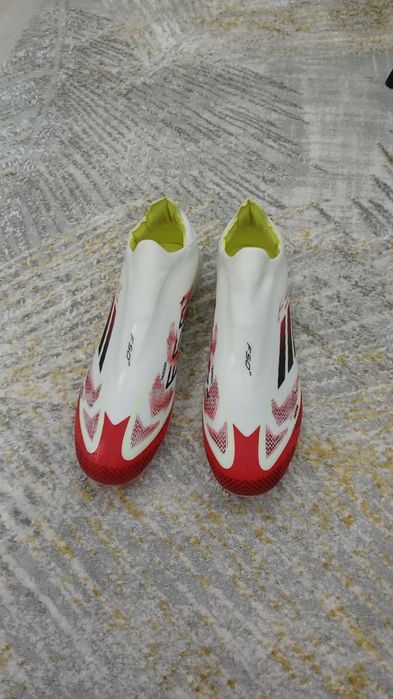 Продават се за връзка на телефония номер