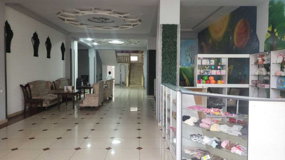 В Ахангаране Продаётся Здание Ресторана 3000м² 1 Линия Ор Мананият бог