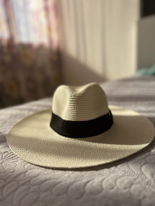 Продам стильную соломенную шляпу