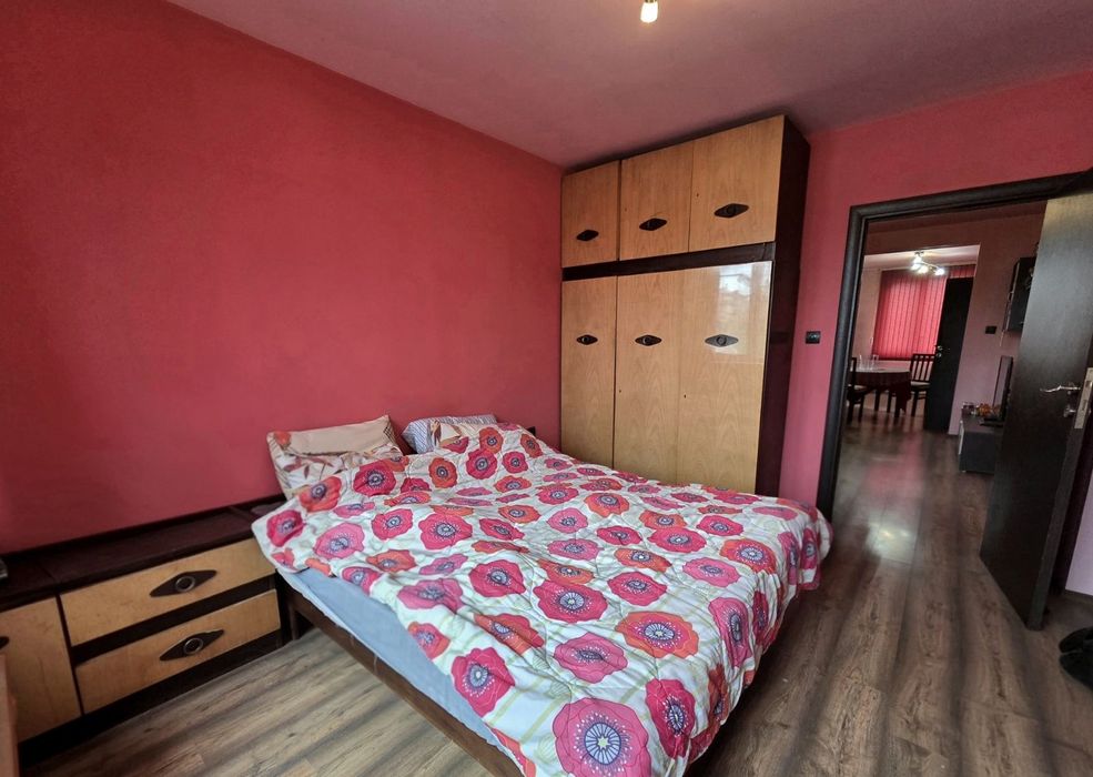 Етаж от къща гр.Кюстендил кв.Бузлуджа