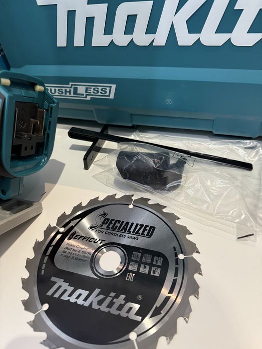 Акумулаторен ръчен циркуляр Makita DHS680Z 18V Brushless