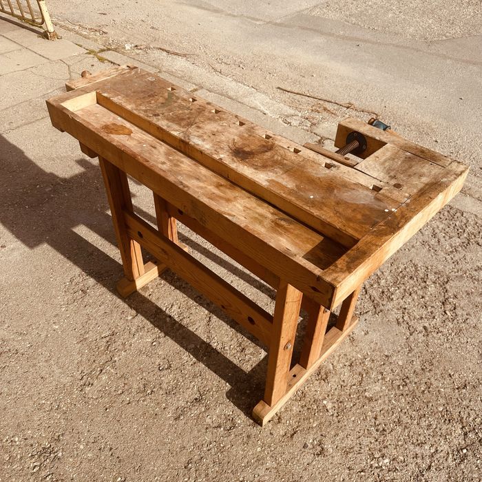 Дърводелски верстак 120 см с 2 менгемета (масив)