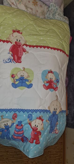 Продам комплект детского постельного белья.