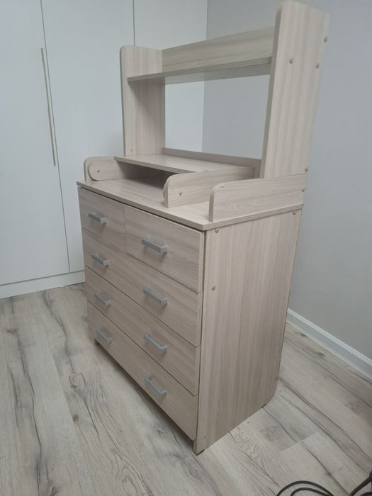 Продам детский комод с пелинальным столиком