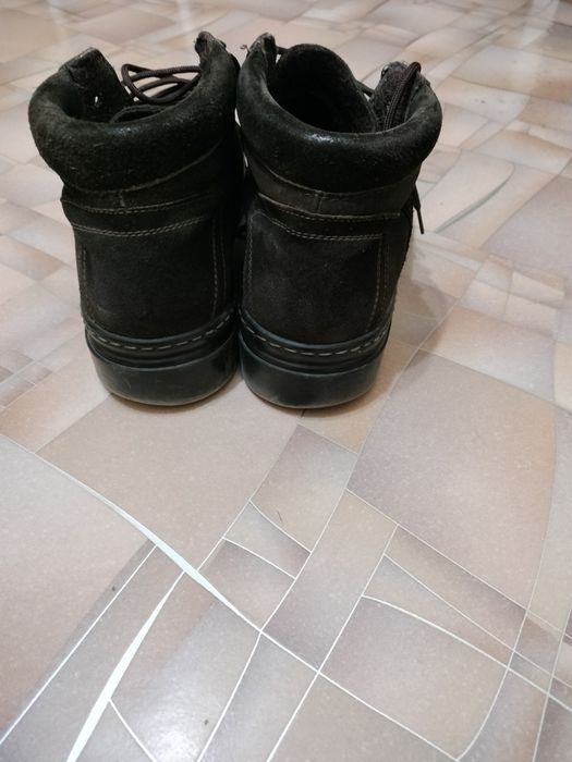 Продам ботинки Осень