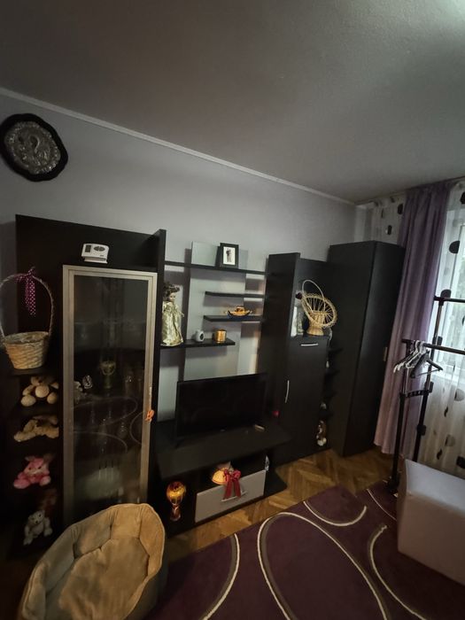Vand mobila apartament