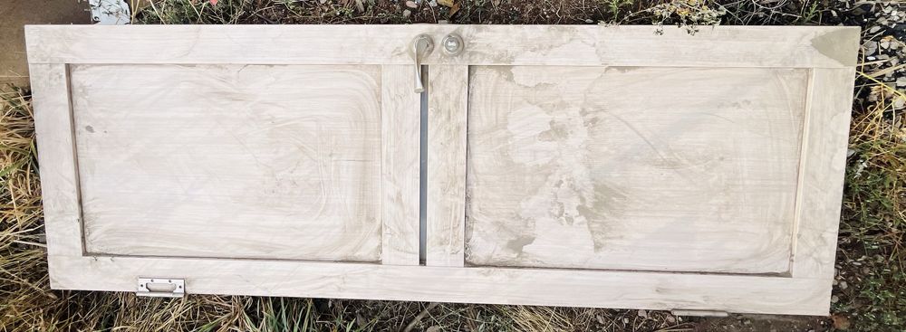 Есік сатылады