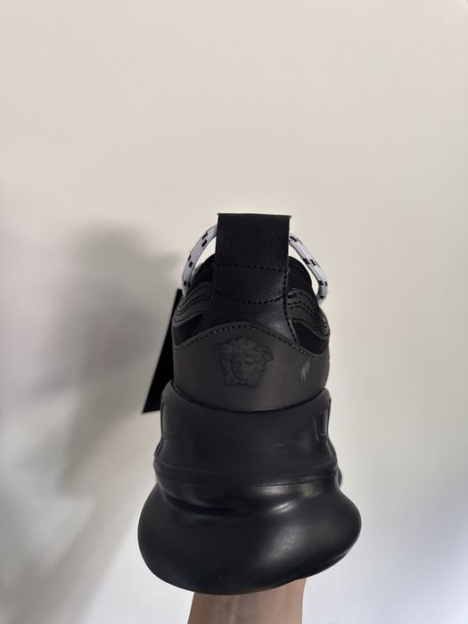 Versace Chain Reaction Black & Read