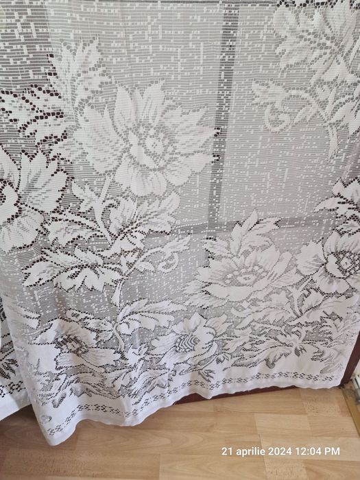 Perdea alba noua, cu broderie