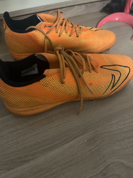 Бутцы для игры в футбол