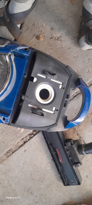 Пылесос.   Elenbrg 1800 w