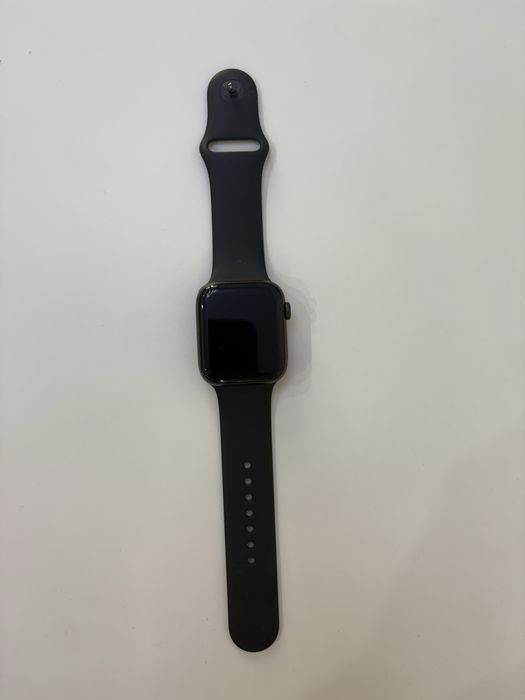 Продам часы Apple Watch SE