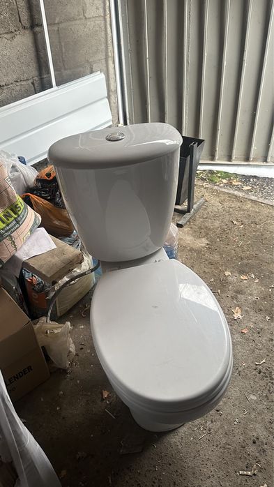 Продам унитаз в хорошем состоянии