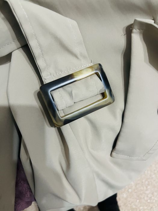 Плащ тренч бежевый