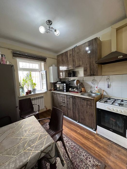 3/1/7 сотилади 65м2