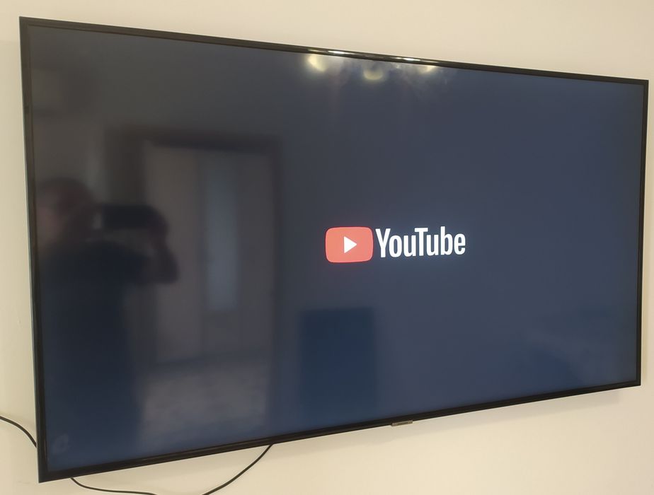 Очень большой смарт телевизор Samsung