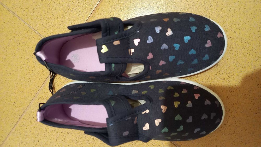 Гуменки за момиче