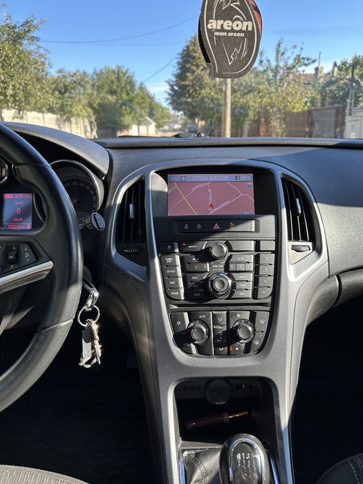 Opel Astra J  - An 2014 - 1.7 CDTI