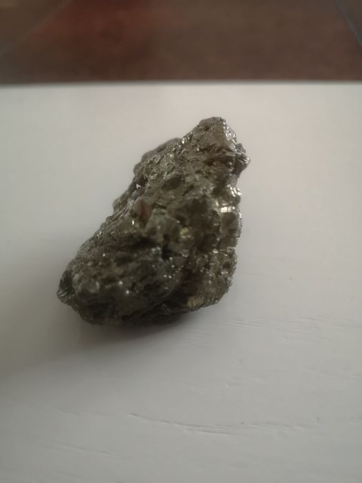 Piatra meteorit aurie