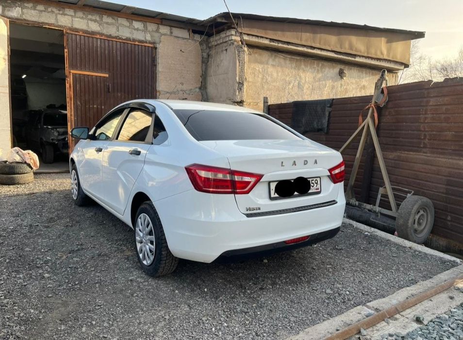Продам по запчастям Лада Веста
