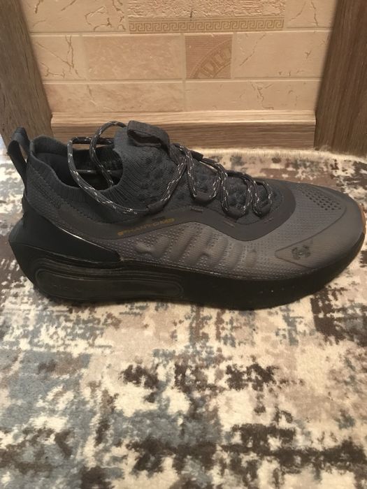 Кроссовки  under armmour