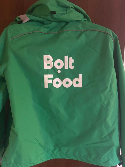 Vând jachetă oficială Bolt Food, absolut nouă și completă.
