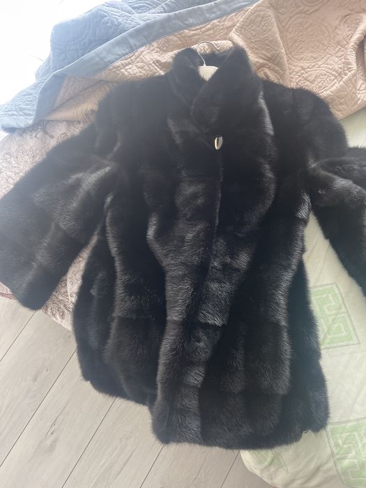 Продам женскую шубу