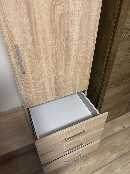 Vand Dulap :inaltime 180cm  latime 100cm
