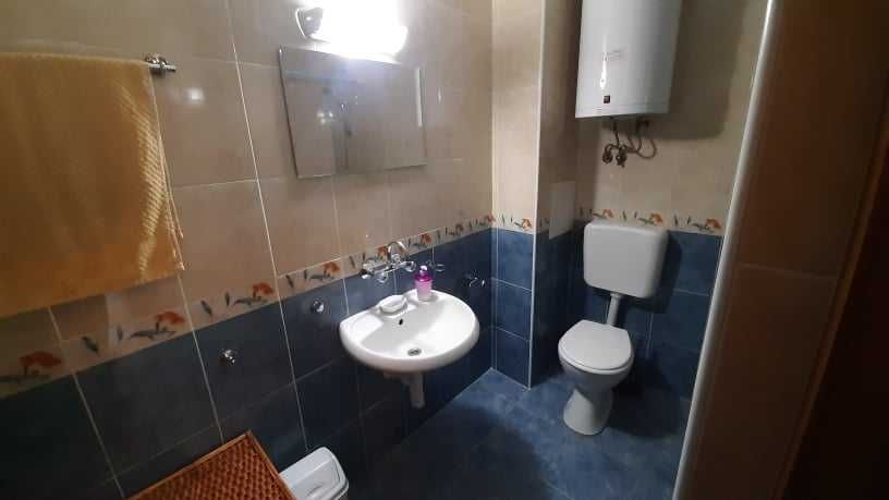 Дава се под наем Двустаен апартамент в Бургас, Център - 70 кв.м за 114.75 € - Снимка #1