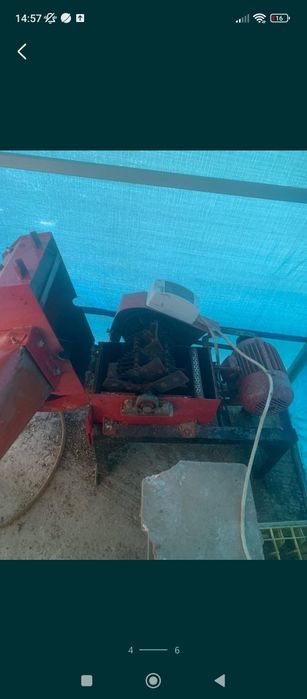 Se vinde linie peleți plus tocător trifazic.