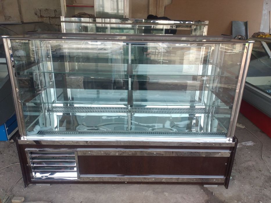 Продаются витиринный холодильники