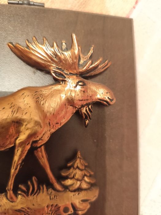 Настенная ключица (вешалка для ключей)).