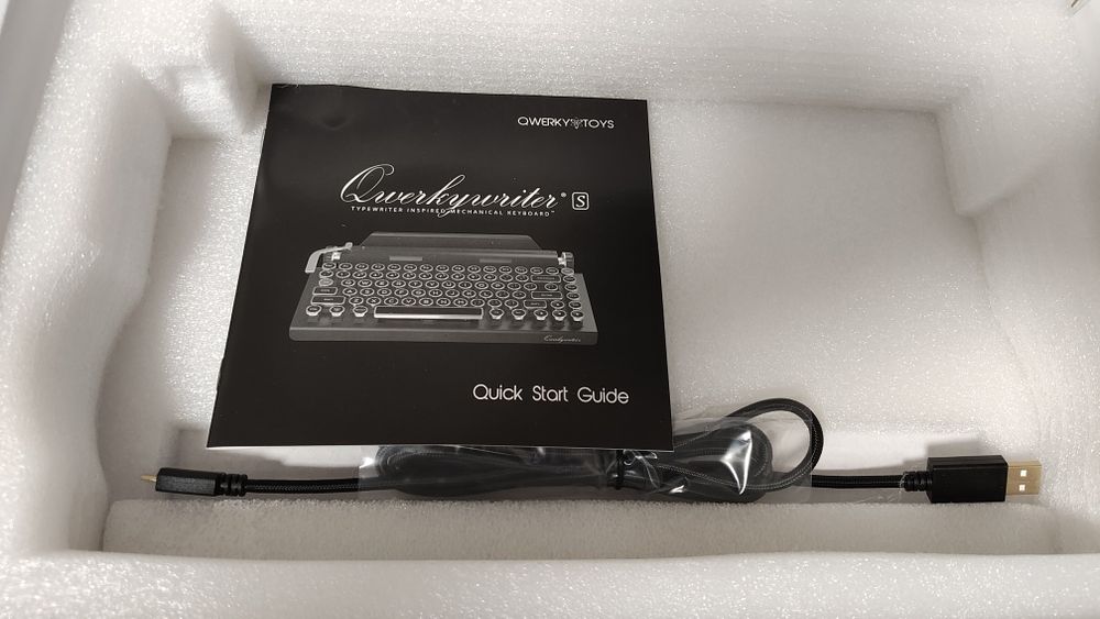 Нова ретро клавиатура Qwerkywriter S,