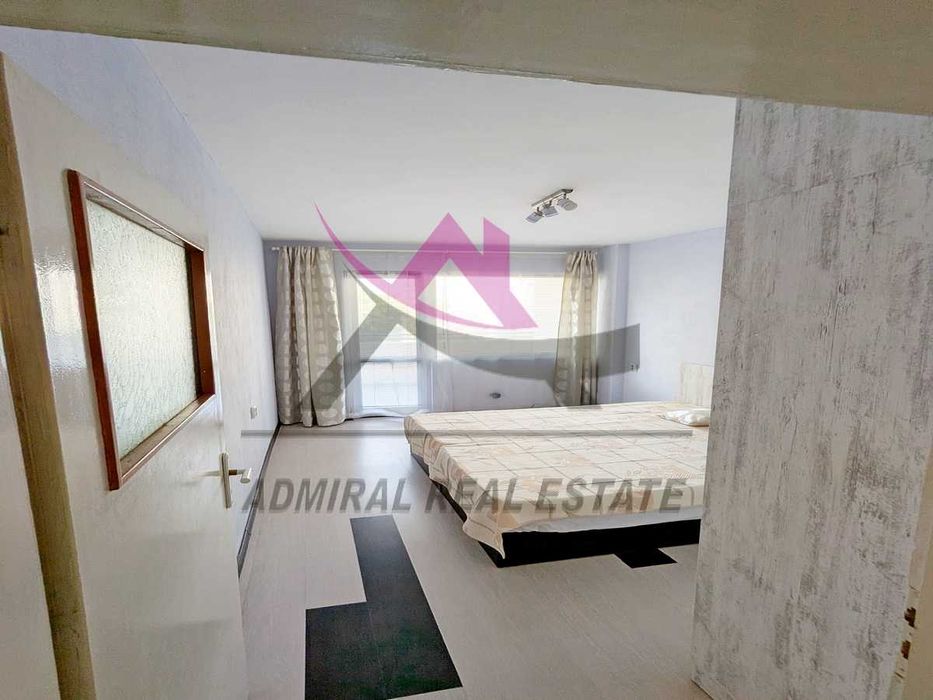 Дава се под наем Четиристаен апартамент в Варна, Център - 130 кв.м за 900 € - Снимка #2