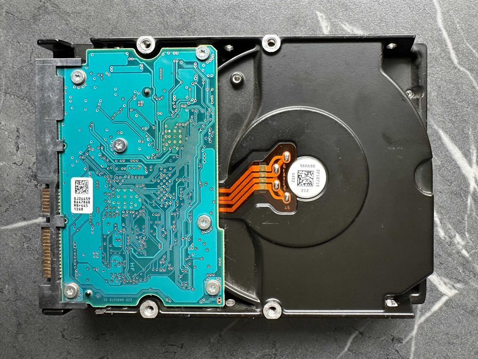 Hard Disk HGST 4TB, 7200RPM, SATA III – HDD / server / NAS - 4 BUC