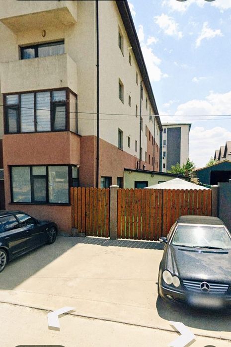 Apartament 3 camere curte proprie  2 locuri de parcare