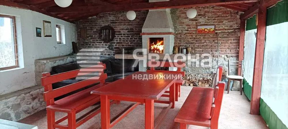 Продава Къща с. Костенец