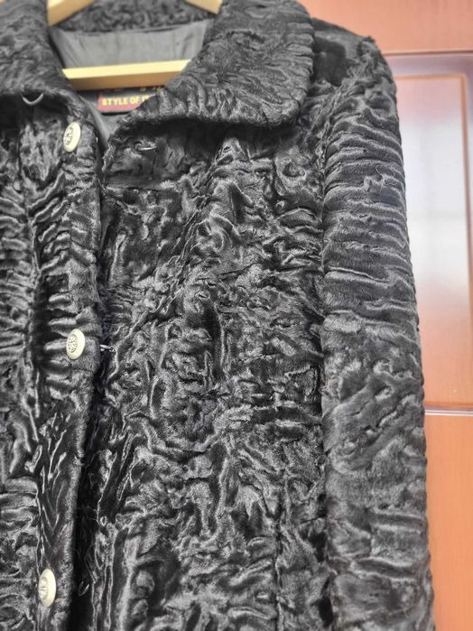 Продам шубу пальто из каракульчи
